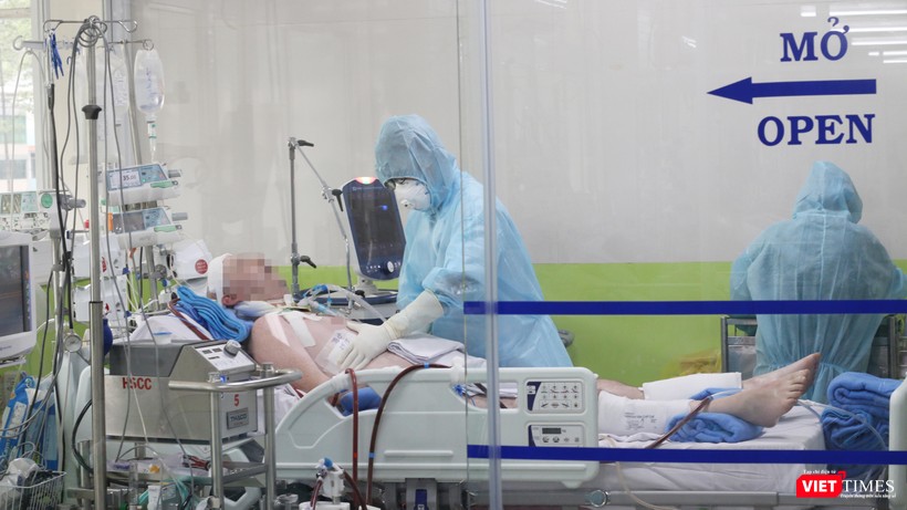 Tổng lãnh sự Anh cảm ơn Việt Nam chăm sóc bệnh nhân 91 nguy kịch kéo dài