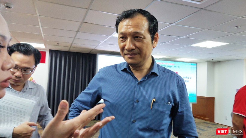 Đại diện cơ quan quản lý, ông Lê Hoài Nam, Phó Giám đốc Sở GD&ĐT TP.HCM cho rằng mâu thuẫn khó hòa giải (Ảnh: Hòa Bình) Đại diện cơ quan quản lý, ông Lê Hoài Nam, Phó Giám đốc Sở GD&ĐT TP.HCM cho rằng mâu thuẫn khó hòa giải (Ảnh: Hòa Bình)