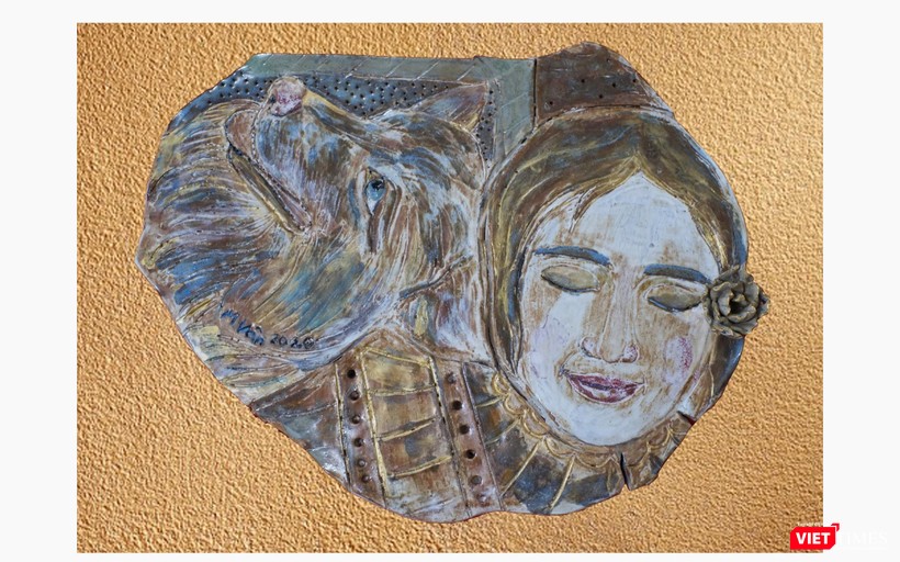 Yêu thương, Gốm, 40x52, họa sĩ Mỹ Vân