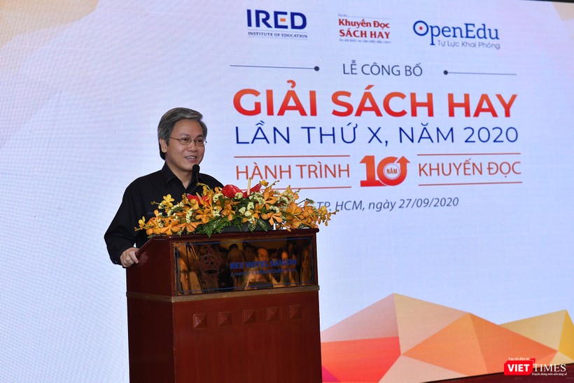 Nhà giáo dục Giản Tư Trung chia sẻ về hành trình 10 năm khuyến đọc của giải Sách hay 