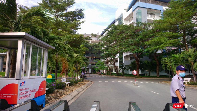 Trường Đại học Tôn Đức Thắng đã phát đi thông báo cho toàn bộ sinh viên nghỉ học một tuần (Ảnh: Hải Linh)