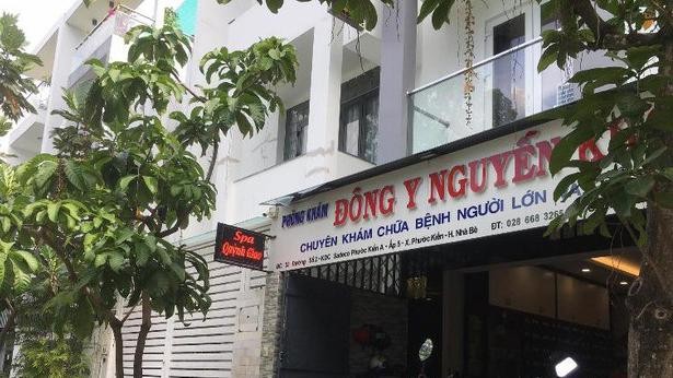 Phòng khám đông y Nguyễn Khoa (địa chỉ tại đường số 2, khu dân cư Phước Kiển, huyện Nhà Bè, TP.HCM) - Ảnh: PLO