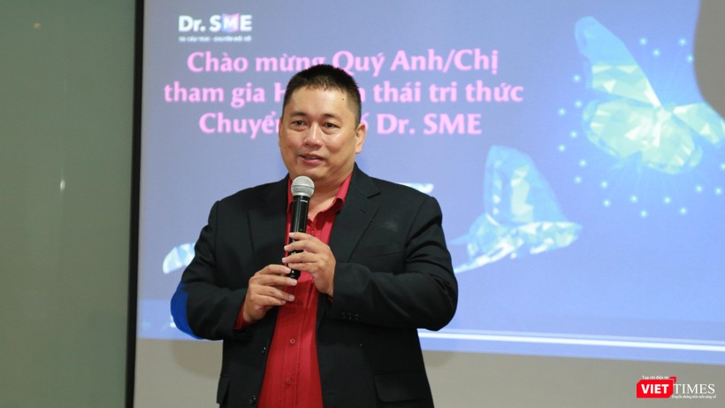 Ông Vũ Tuấn Anh cho biết chương trình kiến tạo hệ sinh thái tri thức chuyển đổi số (Ảnh: HB)