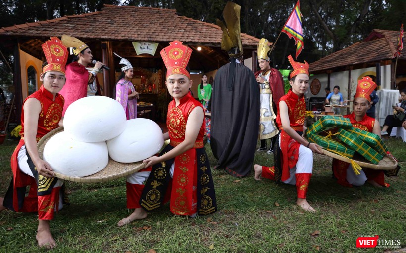 Kể chuyện sự tích bánh chưng bánh dầy ở Lễ hội Tết Việt 2021 Kể chuyện sự tích bánh chưng bánh dầy ở Lễ hội Tết Việt 2021