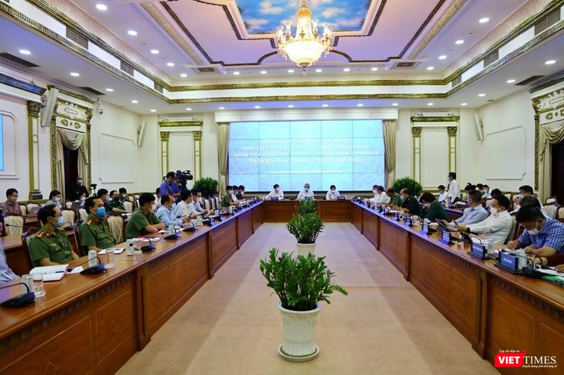 Toàn cảnh buổi làm việc sáng 28-4 (Ảnh: Huyền Mai)