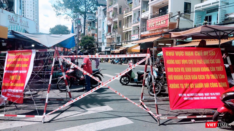 Phong toả, dừng hoạt động hầu hết các chợ truyền thống trên địa bàn TP.HCM để chống dịch theo Chỉ thị 10 (Ảnh: Hòa Bình) Phong toả, dừng hoạt động hầu hết các chợ truyền thống trên địa bàn TP.HCM để chống dịch theo Chỉ thị 10 (Ảnh: Hòa Bình)