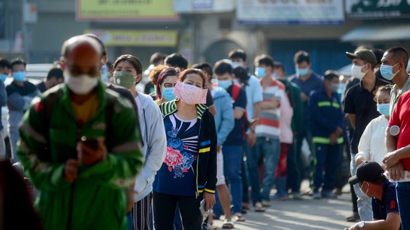 Bệnh viện Quân y 175 có công suất xét nghiệm khoảng 2.500 mẫu test nhanh một ngày - Ảnh Hải Long Bệnh viện Quân y 175 có công suất xét nghiệm khoảng 2.500 mẫu test nhanh một ngày - Ảnh Hải Long