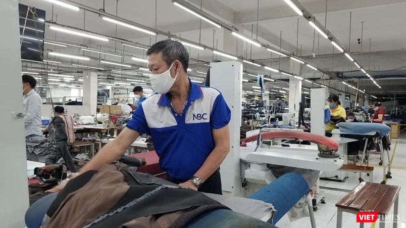 Các công ty đã hoàn thành chuẩn bị “ba tại chỗ”, người lao động tình nguyện ở lại vừa sản xuất vừa chống dịch