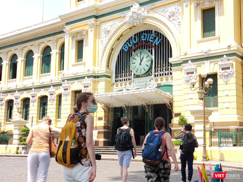 Hiện dịch Covid-19 trên địa bàn TP đang duy trì ở cấp độ 2. Ảnh: Hoà Bình