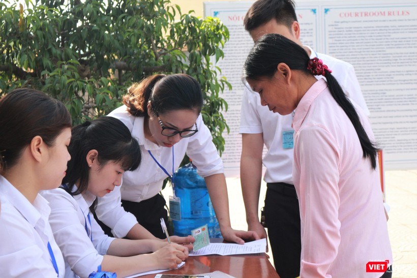 Đại diện của một bị hại làm thủ tục tham dự phiên phúc thẩm