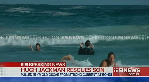 “Người sói” Hugh Jackman cứu 2 mạng người ở bãi biển Australia ảnh 2