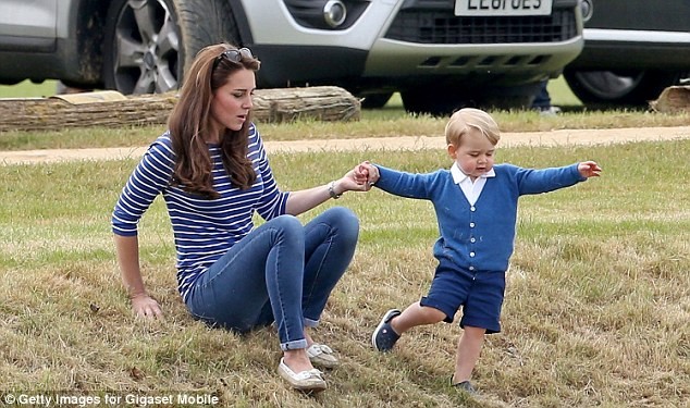 Ngạc nhiên với đôi bàn chân của Công nương nước Anh  ảnh 8