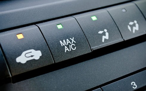 Nguy hiểm chết người khi bật điều hoà trên ô tô không đúng cách ảnh 2