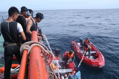 Tìm thấy thêm 2 thi thể của phi công CASA-212 và nhiều mảnh vỡ của Su-30MK2 ảnh 4