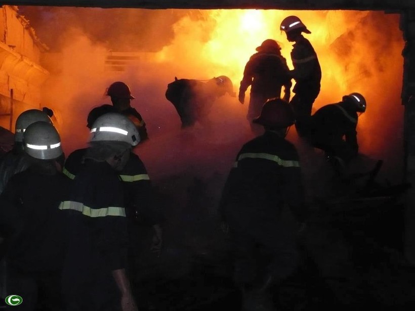 Chùm ảnh đẹp: Chiến sĩ Công an Nhân dân Việt Nam trong lòng dân ảnh 25