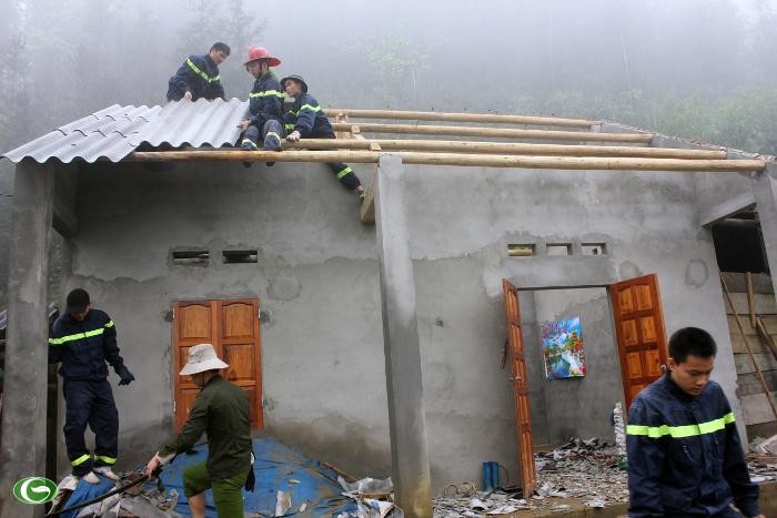 Chùm ảnh đẹp: Chiến sĩ Công an Nhân dân Việt Nam trong lòng dân ảnh 16