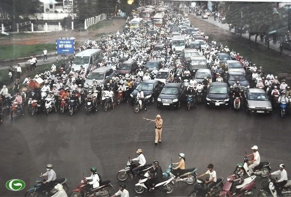 Chùm ảnh đẹp: Chiến sĩ Công an Nhân dân Việt Nam trong lòng dân ảnh 9