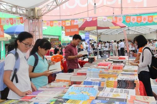 Gian trưng bày sách tại hội sách Hà Nội Gian trưng bày sách tại hội sách Hà Nội