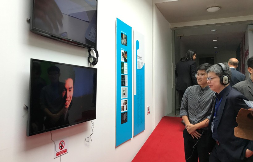 Đề xuất dự án truyền thông cho quần thể di tích Văn Miếu Quốc Tử Giám là một trong số hơn 14 sản phẩm sáng tạo được trưng bày tại triển lãm sáng tạo mang tên "Bigger!" đang được khoa Truyền thông &Thiết kế, Đại học RMIT Việt Nam tổ chức tại cơ sở đào tạo 