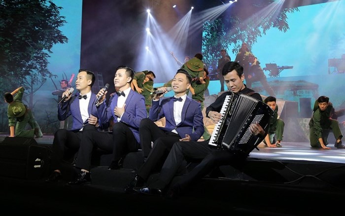 Đêm nhạc nằm trong series chương trình tôn vinh tác giả, tác phẩm của chuỗi “Vàng son một thuở”.