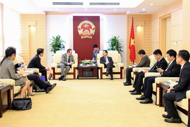 Quyền Bộ trưởng Nguyễn Mạnh Hùng tiếp đoàn đại biểu cấp cao Công ty tư vấn chiến lược McKinsey toàn cầu.