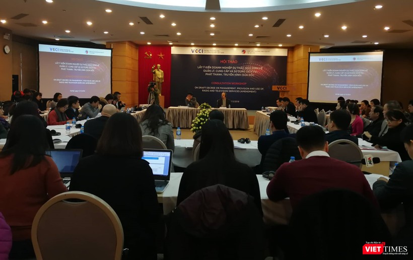 Cộng đồng doanh nghiệp trong nước và nước ngoài, vốn là những đối tượng sẽ thực thi và chịu tác động trực tiếp từ những quy định của Nghị định, đang bày tỏ nhiều ý kiến băn khoăn về tính thực thi của dự thảo. Cộng đồng doanh nghiệp trong nước và nước ngoài, vốn là những đối tượng sẽ thực thi và chịu tác động trực tiếp từ những quy định của Nghị định, đang bày tỏ nhiều ý kiến băn khoăn về tính thực thi của dự thảo.