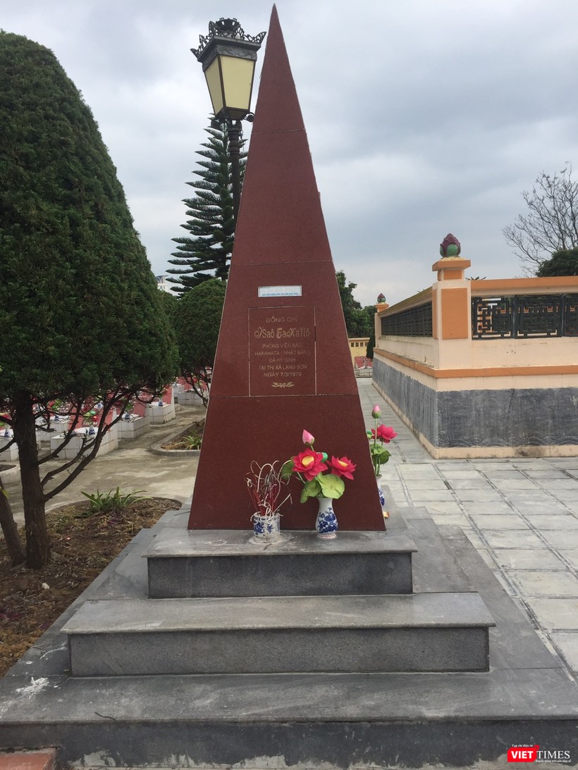 Ngôi mộ tưởng niệm Phóng viên Nhật Bản Takano được đặt trang trọng tại nghĩa trang Hoàng Đồng, TP. Lạng Sơn