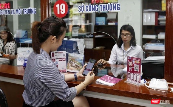 Hiện có 4 được chọn là kênh thanh toán điện tử của Cổng Dịch vụ công quốc gia gồm: Ví MoMo, VNPT Pay, Ngân hàng TMCP Công thương Việt Nam (Vietinbank), Ngân hàng TMCP Ngoại thương Việt Nam (Vietcombank). Hiện có 4 được chọn là kênh thanh toán điện tử của Cổng Dịch vụ công quốc gia gồm: Ví MoMo, VNPT Pay, Ngân hàng TMCP Công thương Việt Nam (Vietinbank), Ngân hàng TMCP Ngoại thương Việt Nam (Vietcombank).