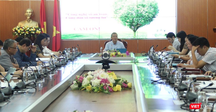 Thứ trưởng Nguyễn Thành Hưng chủ trì cuộc họp.