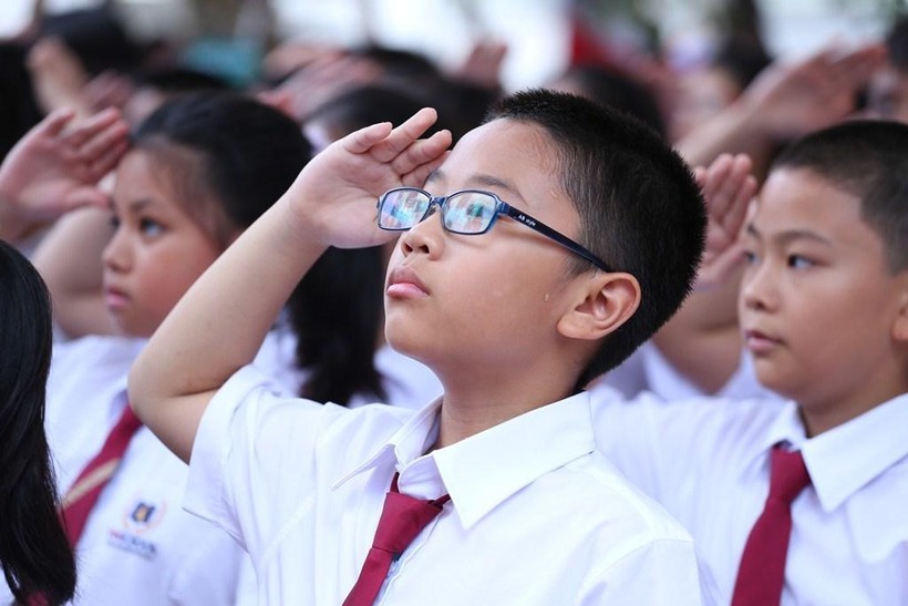 Trẻ em Việt Nam được lớn lên trong môi trường giáo dục đậm tính lý tưởng.