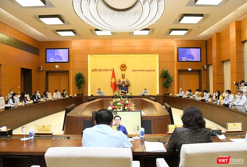 Toàn cảnh cuộc họp tại Nhà Quốc hội.