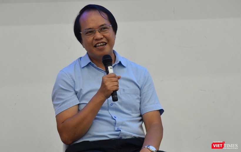 Không chỉ đưa ra lời khuyên cho thí sinh, PGS.TS Khánh cho rằng mỗi trường cũng cần phải tự nâng dần chất lượng đào tạo.