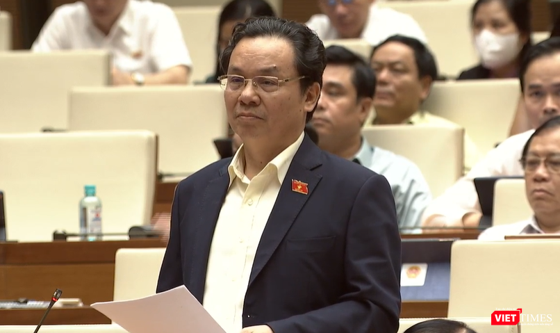 ĐB Hoàng Văn Cường - Phó Hiệu trưởng Trường Đại học Kinh tế quốc dân.