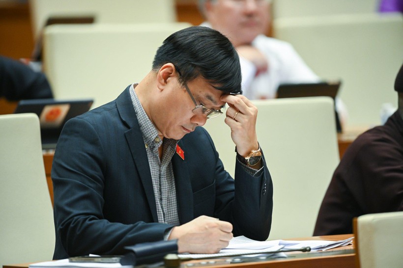 Trong phiên thảo luận sáng nay, đã có 15 ý kiến phát biểu, góp ý cho Luật Giao dịch điện tử sửa đổi. Trong phiên thảo luận sáng nay, đã có 15 ý kiến phát biểu, góp ý cho Luật Giao dịch điện tử sửa đổi.