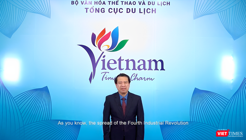 Ông Hà Văn Siêu phát biểu trực tuyến, nêu 5 định hướng, giải pháp chính để chuyển đổi số du lịch.