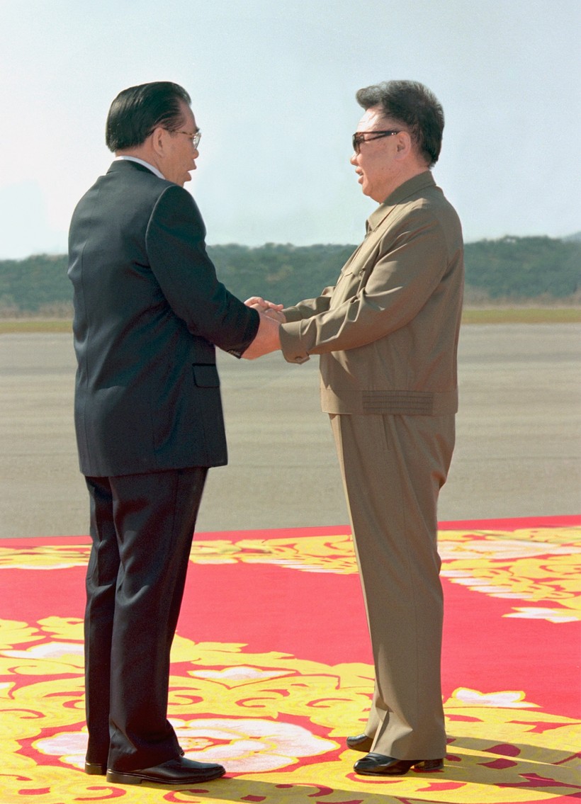 Nhà Lãnh đạo Kim Jong-il đón Nguyên Tổng bí thư Nông Đức Mạnh tại Bình Nhưỡng tháng 10/2007