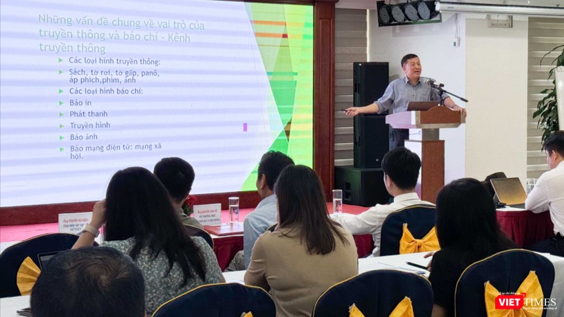 PGS.TS Nguyễn Ngọc Oanh chia sẻ về các giải pháp tăng cường, nâng cao hiệu quả truyền thông chống rác thải nhựa. vt_ng Ngoc oanh.jpg