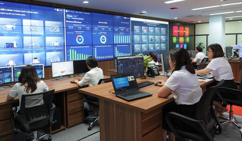 Việc đưa Trung tâm IOC vào hoạt động sẽ giúp lãnh đạo địa phương giám sát, điều hành, đưa ra các quyết định và quản lý chất lượng dịch vụ công. z4602470720470abb974012a11eb222772f58c491fa984-16919994166802116511397.jpg