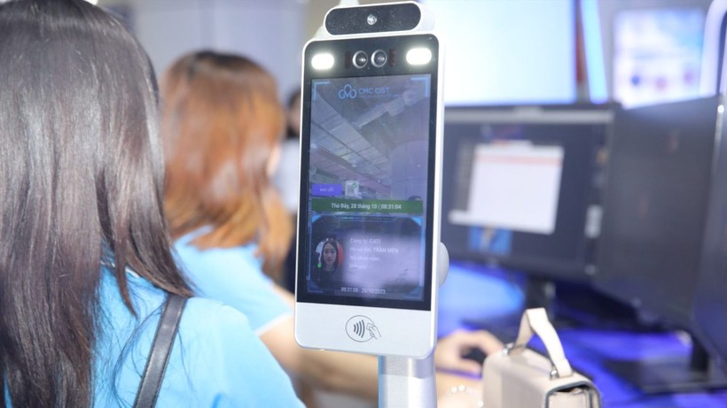 Giải pháp phân tích và quản lý hình ảnh thông minh do CMC, một doanh nghiệp tư nhân, phát triển và đưa vào triển khai từ 2019. 0A8A7351-1536x1024.jpg