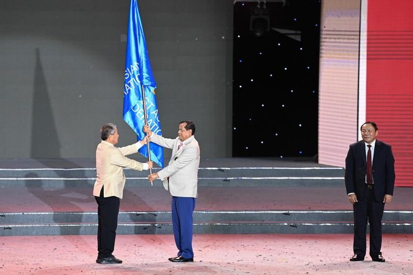 Chuyển giao cờ Đông Nam Á cho Campuchia