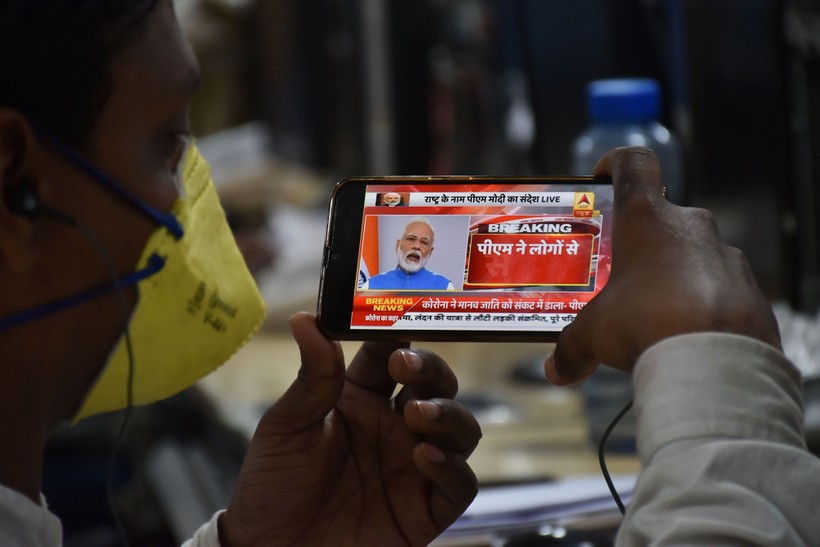 Thủ tướng Ấn Độ Narendra Modi kêu gọi người dân trong nước chung tay chống dịch COVID-19 (Ảnh: CNN)