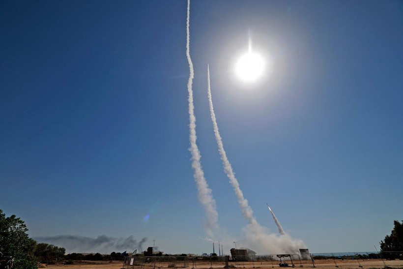 Hệ thống Vòm Sắt được kích hoạt để đánh chặn rocket từ Dải Gaza ngày 12/5 (Ảnh: AFP)