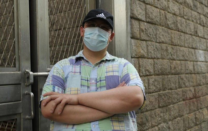 Owen Ching rất thích những hình thức khuyến khích và đã quyết định đi tiêm vaccine COVID-19 (Ảnh: SCMP)