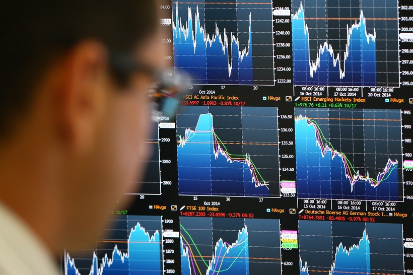 Kinh tế toàn cầu tăng trưởng chậm tác động đến nhu cầu dầu mỏ (Ảnh: Bloomberg) -1x-1.jpg