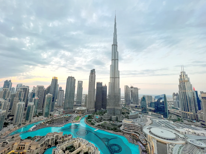 Quang cảnh tòa nhà cao nhất thế giới, Burj Khalifa, ở Dubai, vào tháng 12/2022. Tòa nhà được thiết kế bởi SOM (Ảnh: Reuters) 3.png