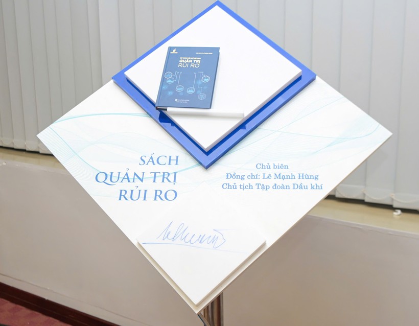 Cuốn sách “Tập đoàn Dầu khí Việt Nam quản trị rủi ro” 7.jpg