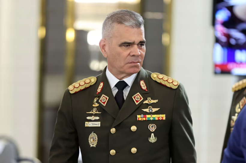 Bộ trưởng Quốc phòng Venezuela Vladimir Padrino tham dự một cuộc họp báo vào ngày 1/9, tại Caracas, Venezuela. Ảnh: Getty.