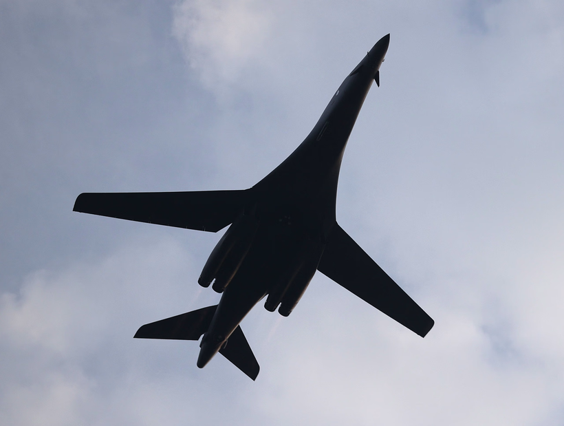 Một chiếc oanh tạc cơ B-1 của Không quân Mỹ. Ảnh: WSJ.