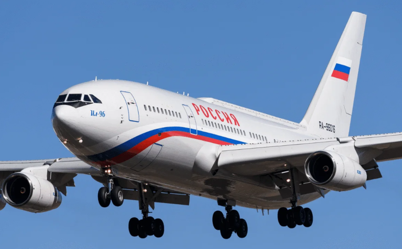 Chuyên cơ của Tổng thống Putin là phiên bản cải tiến của Ilyushin IL-96-300. Ảnh: Getty.