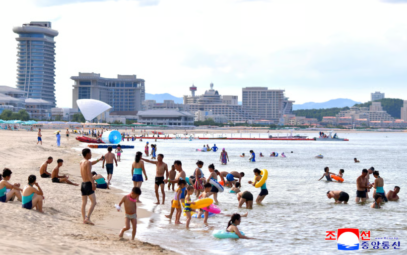 Triều Tiên thu hút du khách Trung Quốc bằng khu nghỉ dưỡng biển trong bộ lịch năm 2026.png